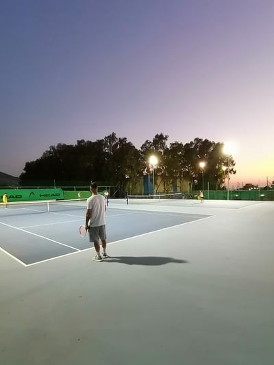 Ηλιοβασίλεμα στα upper hard courts